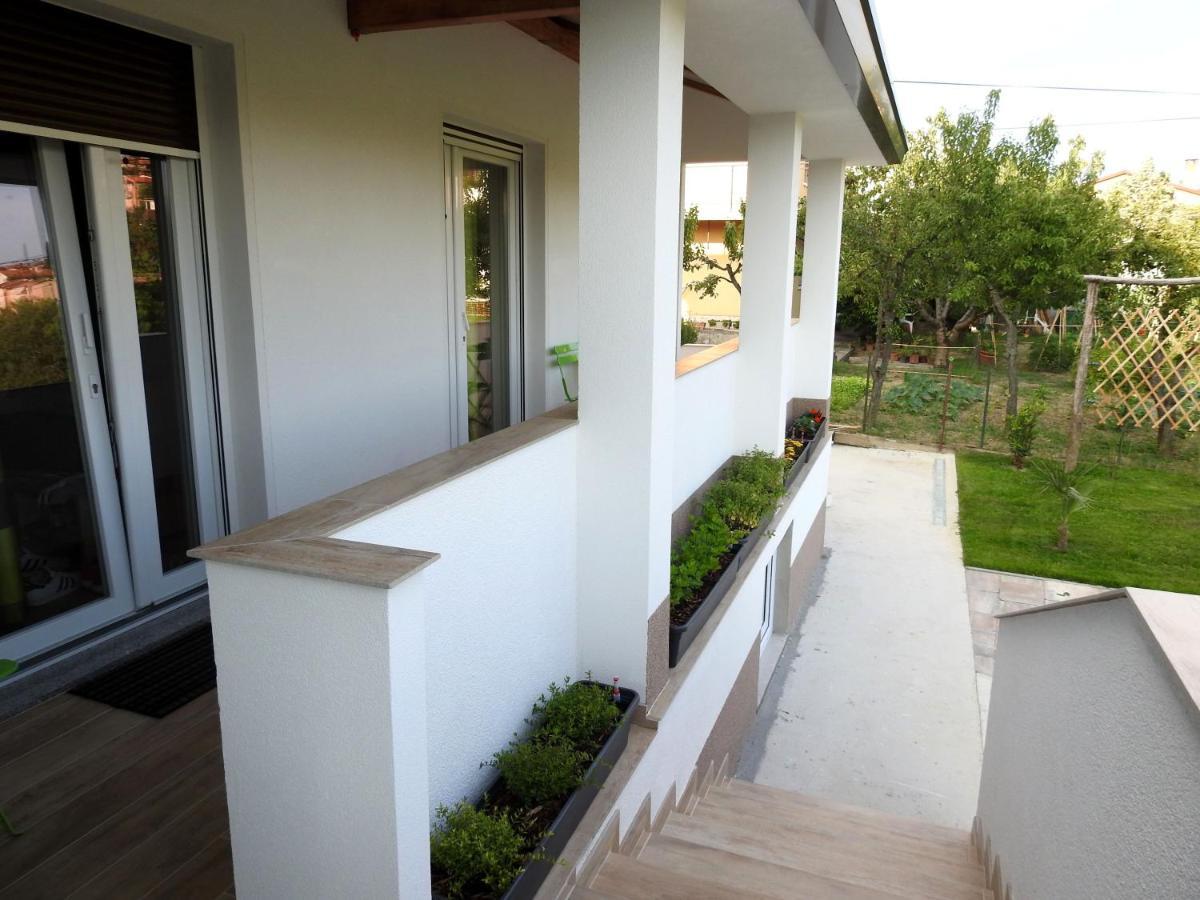 Apartmaji Sobe Zvezda Pobegi Buitenkant foto