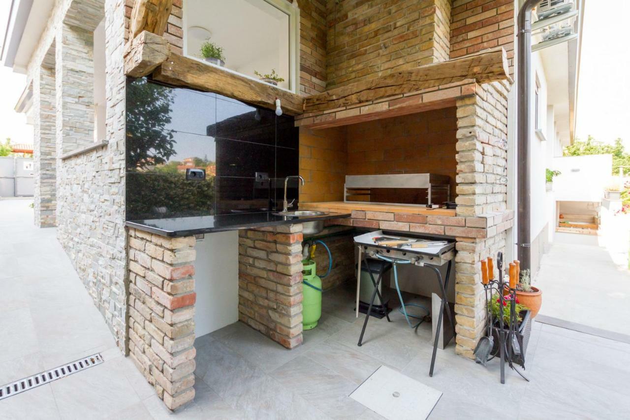 Apartmaji Sobe Zvezda Pobegi Buitenkant foto