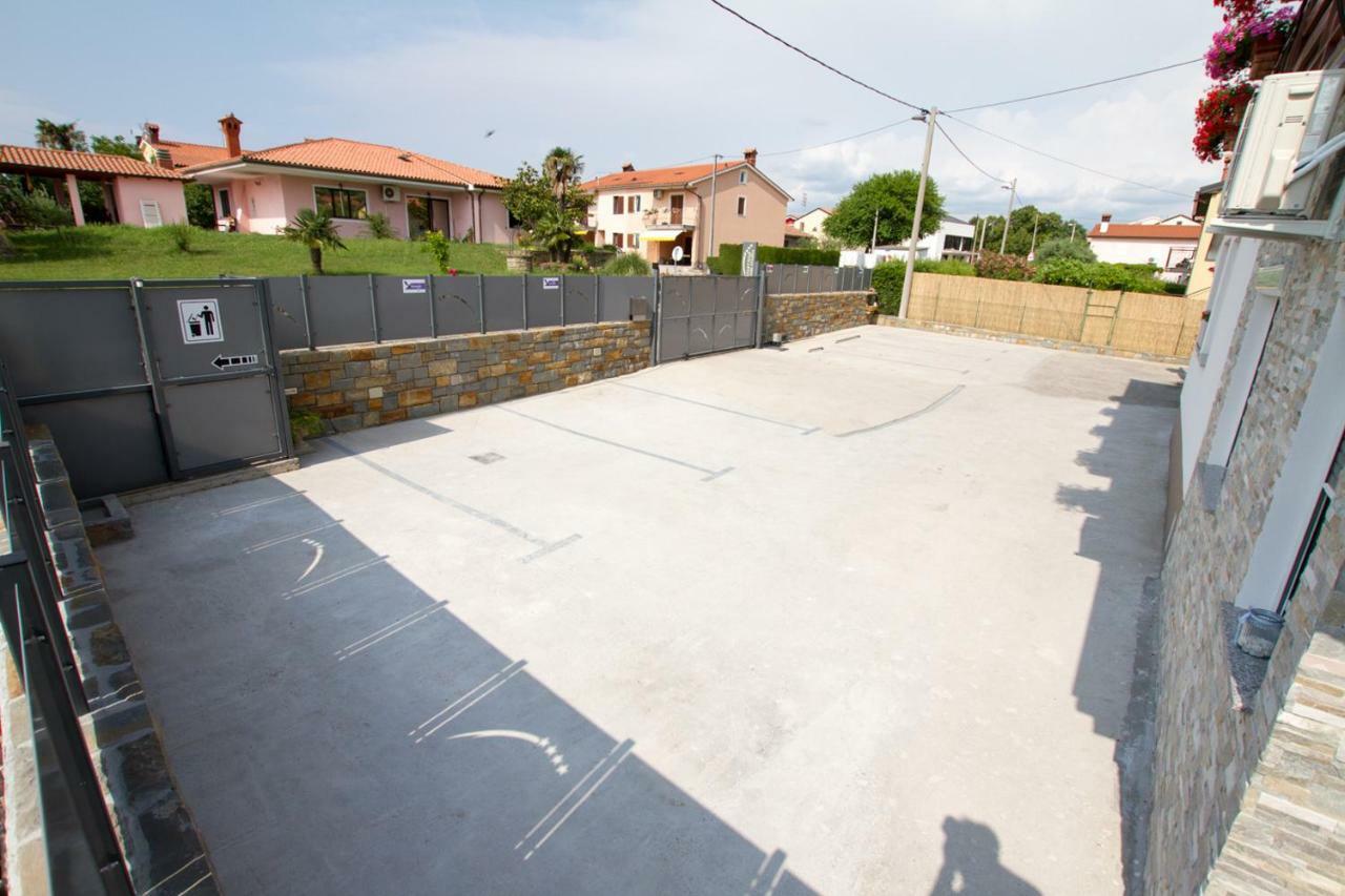 Apartmaji Sobe Zvezda Pobegi Buitenkant foto